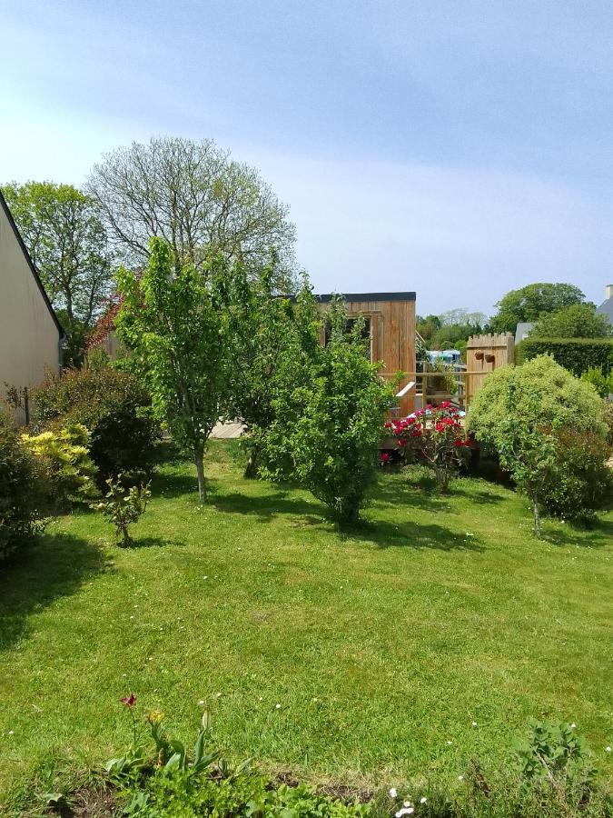Adorable Cottage Perrosien dans jardin arboré Exterior foto